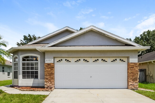 property at 2327 Northern Leaf St