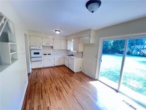 609 Cedar St in Springdale, AR - Building Photo - Building Photo