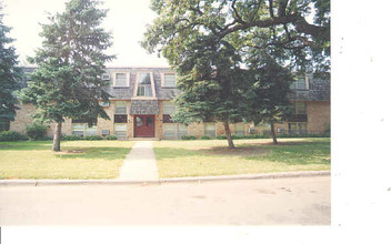 Mar-Don Apartments in Crystal, MN - Building Photo - Building Photo