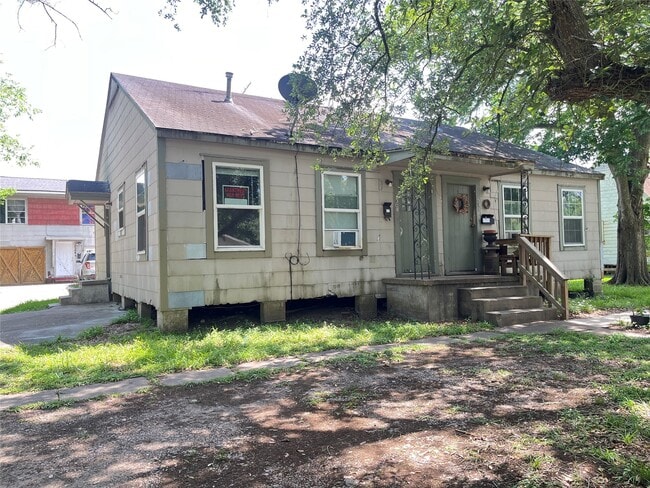 2308 8th St in Bay City, TX - Building Photo - Building Photo