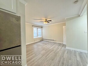 4208 N Clark St, Unit 1 in Chicago, IL - Building Photo - Building Photo