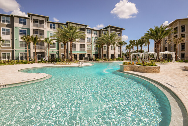 Axis West Apartments in Orlando, FL - Building Photo - Building Photo