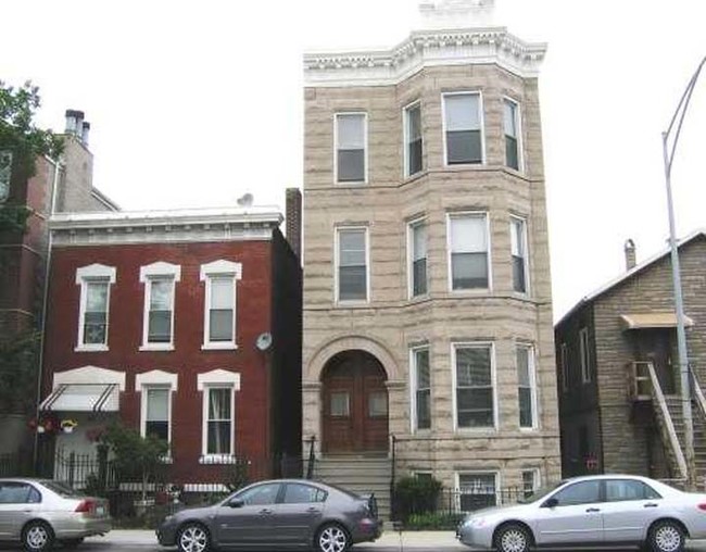 1818 W Augusta Blvd in Chicago, IL - Building Photo - Building Photo