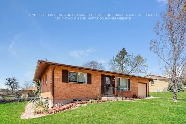 2727 S Stuart St in Denver, CO - Foto de edificio - Building Photo