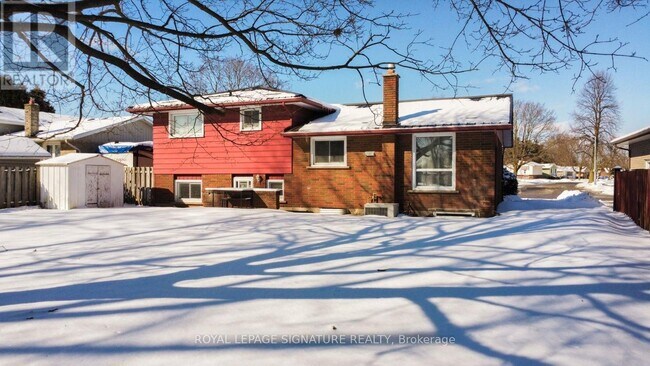 77 Rolling Acres Dr in Welland, ON - Building Photo - Building Photo