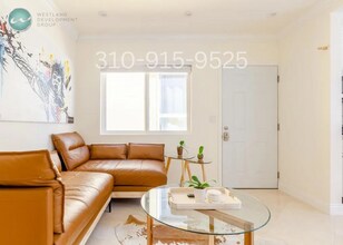 11817 Darlington Ave in Los Angeles, CA - Building Photo - Building Photo
