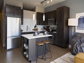 806 Jackson Hill St in Houston, TX - Building Photo