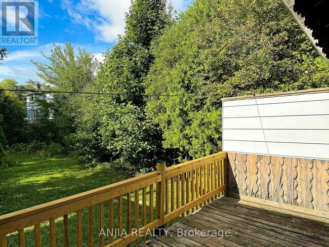 74 Castle Hill Dr in Toronto, ON - Building Photo - Building Photo
