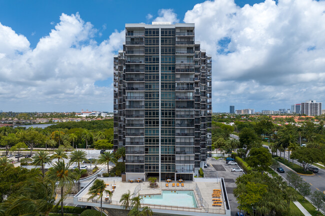 Coronado Towers in Aventura, FL - Building Photo - Building Photo