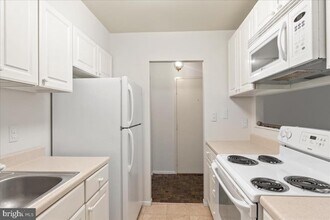 1701 Mt Washington Ct in Baltimore, MD - Building Photo - Building Photo