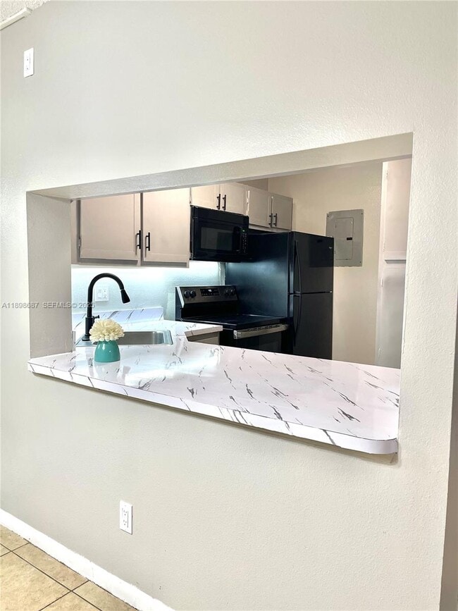 8215 Sun Spring Cir in Orlando, FL - Building Photo - Building Photo