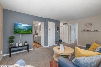 1326 Westend Ave in Colorado Springs, CO - Building Photo - Building Photo