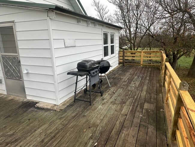 1934 State Hwy E in Marshfield, MO - Building Photo - Building Photo