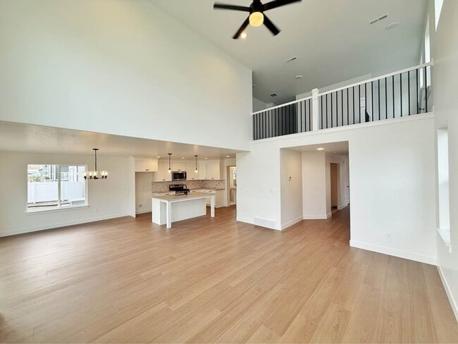 3759 950 N-Unit -3759 W 950 N - Whole Home in Eagle Mountain, UT - Building Photo - Building Photo