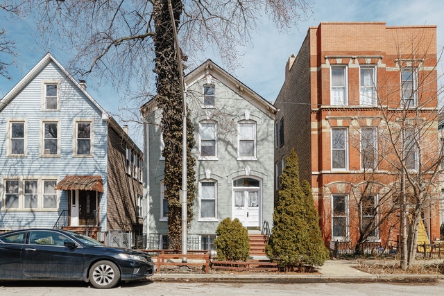property at 1430 W Superior St