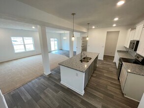16902 Meander Wy in Louisville, KY - Building Photo - Building Photo