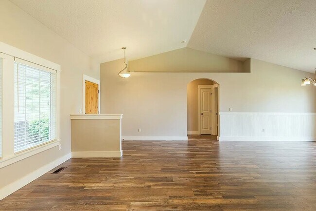 1909 W Boulder Bar Dr in Meridian, ID - Building Photo - Building Photo