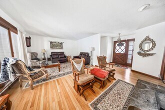 41 Trout Brook Dr in Naugatuck, CT - Building Photo - Building Photo