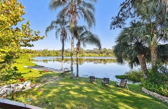 201 Gornto Lake Rd in Brandon, FL - Building Photo - Building Photo