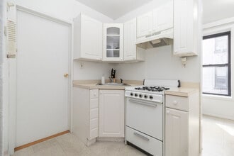 312 E 93rd St in New York, NY - Building Photo - Building Photo