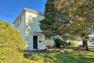 19 Fairmount Ave in Johnston, RI - Foto de edificio - Building Photo