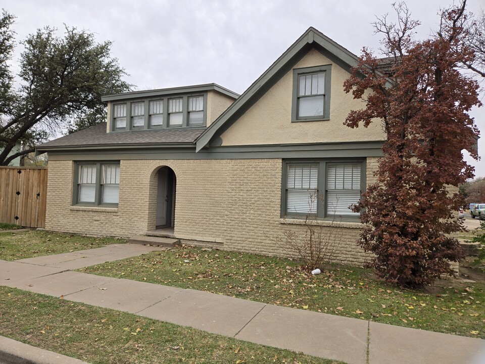 2601 26th St in Lubbock, TX - Building Photo