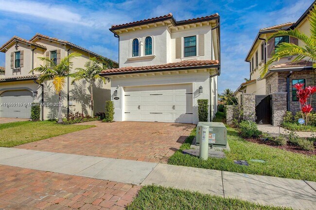 11849 SW 13th St in Pembroke Pines, FL - Foto de edificio - Building Photo