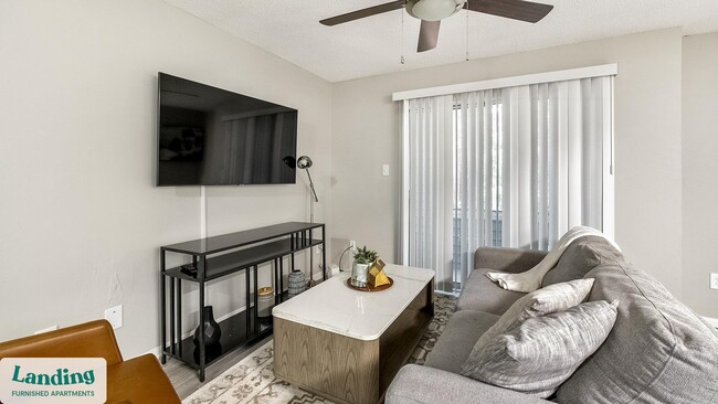 934 Garden Walk Blvd-Unit -1313.1406875 in Atlanta, GA - Foto de edificio - Building Photo