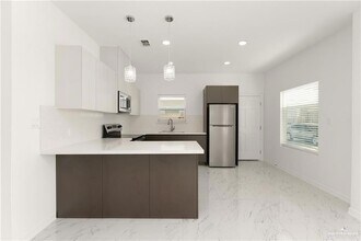 5800 Notre Dame Ave, Unit 3 in McAllen, TX - Building Photo - Building Photo
