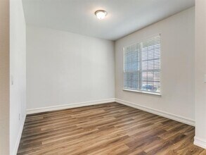 3137 Lakespring Vis in Lewisville, TX - Building Photo - Building Photo