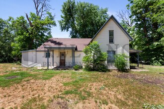 211 W Main St in Mount Hope, KS - Building Photo - Building Photo