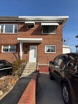 5006 Roseld Ct in Oxon Hill, MD - Building Photo