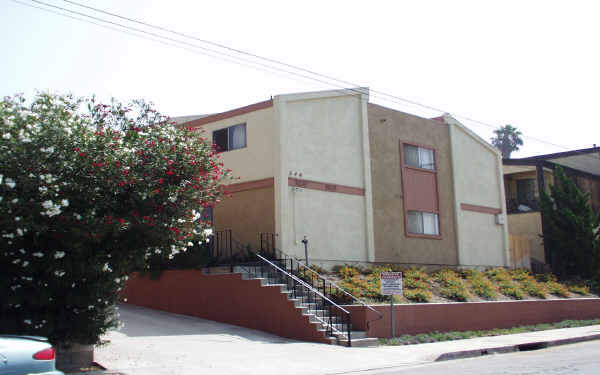 344 S Arroyo Dr in San Gabriel, CA - Foto de edificio - Building Photo