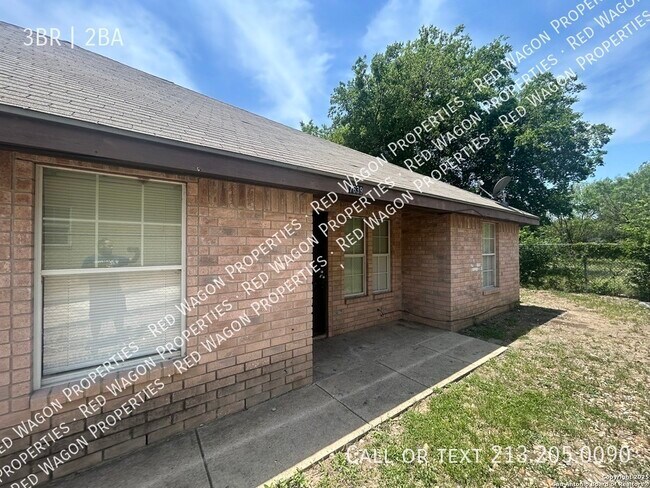 7639 Windsor Oaks in San Antonio, TX - Building Photo - Building Photo