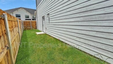 2101 Jax Dr in College Station, TX - Building Photo - Building Photo