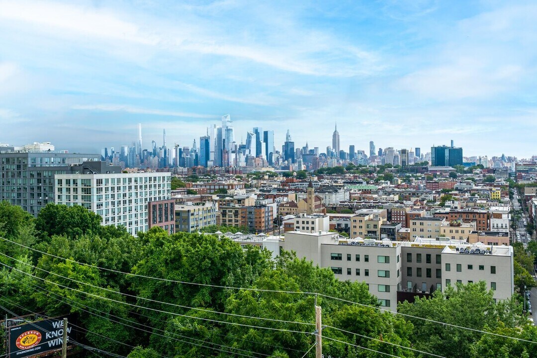 352 Ogden Ave. in Jersey City, NJ - Building Photo