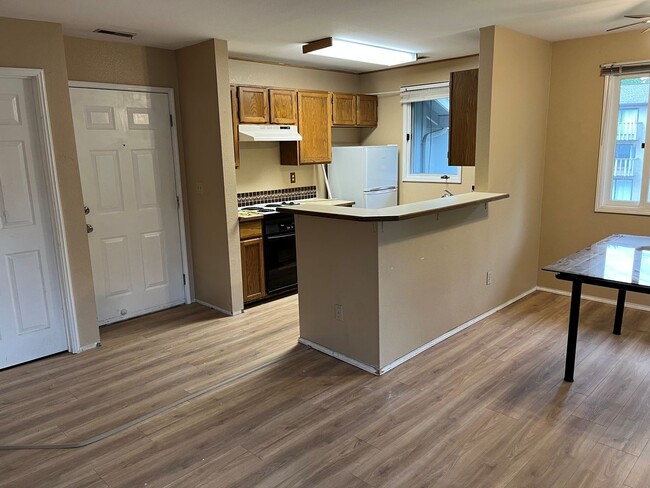 4240 Folker St in Anchorage, AK - Building Photo - Building Photo