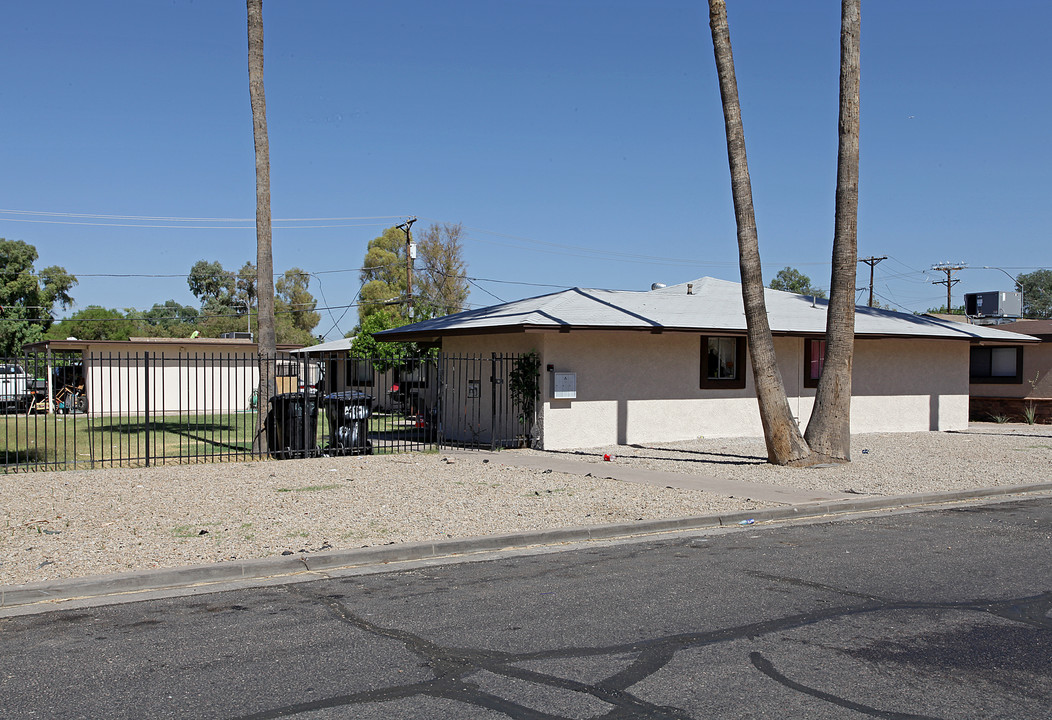 422 S Hall in Mesa, AZ - Building Photo