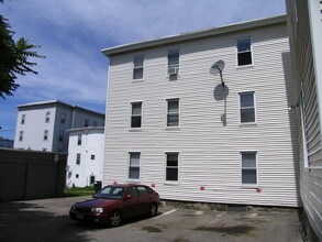 162-164 Riverside St in Lowell, MA - Building Photo - Building Photo