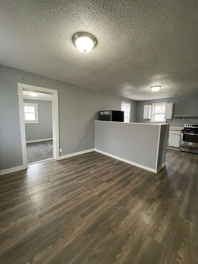 215 E Copley Ave in Emporia, KS - Building Photo - Building Photo