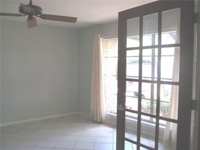 2007 Oakglen Dr in Austin, TX - Building Photo - Building Photo