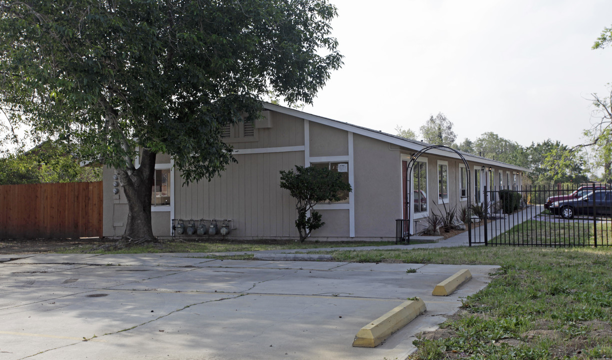 14989 Arrow Hwy in Fontana, CA - Building Photo