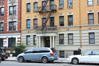 28-28 Saint Nicholas Pl in New York, NY - Foto de edificio - Building Photo