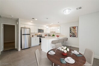 832 Mantis Way in Las Vegas, NV - Building Photo - Building Photo