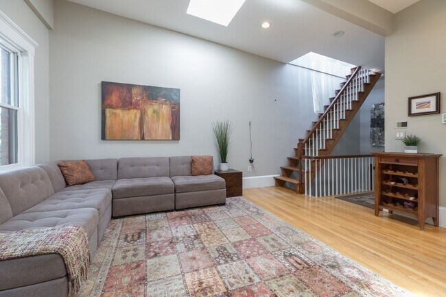 32 Milford St in Boston, MA - Building Photo - Building Photo