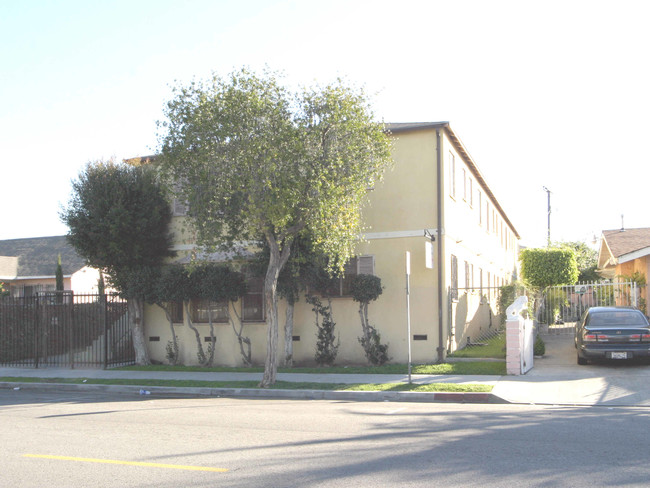 6316 Middleton St in Huntington Park, CA - Foto de edificio - Building Photo