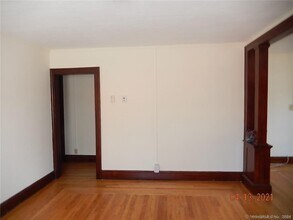 25 Pratt St in Bristol, CT - Building Photo - Building Photo