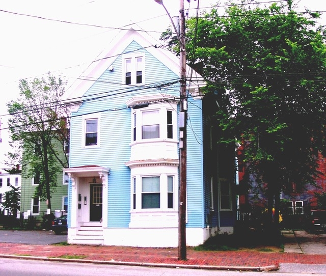 152 Cumberland Ave in Portland, ME - Foto de edificio - Building Photo