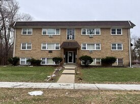 255 E Oak St in Addison, IL - Building Photo
