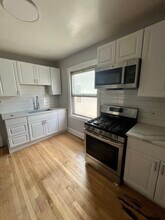 2007 Darrow Ave, Unit 2nd Floor in Evanston, IL - Building Photo - Building Photo